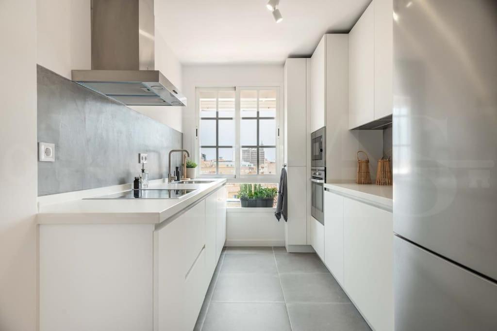 Sunlit & Fresh Apartment - Center By Rems Málaga Kültér fotó