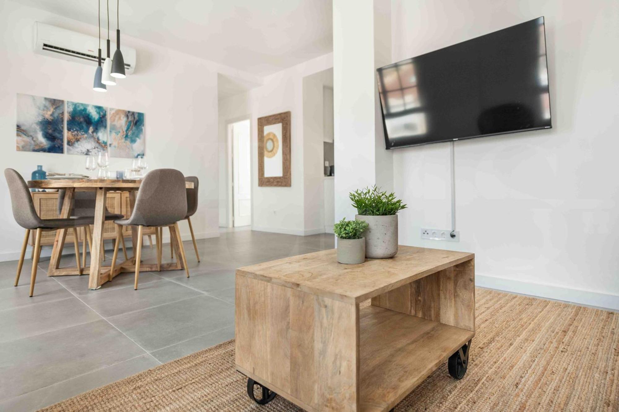 Sunlit & Fresh Apartment - Center By Rems Málaga Kültér fotó