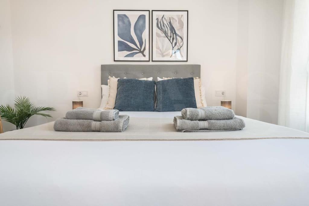Sunlit & Fresh Apartment - Center By Rems Málaga Kültér fotó