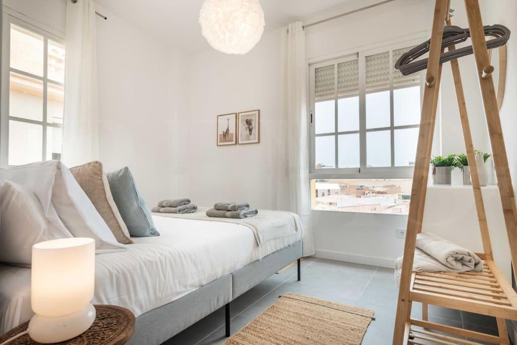 Sunlit & Fresh Apartment - Center By Rems Málaga Kültér fotó